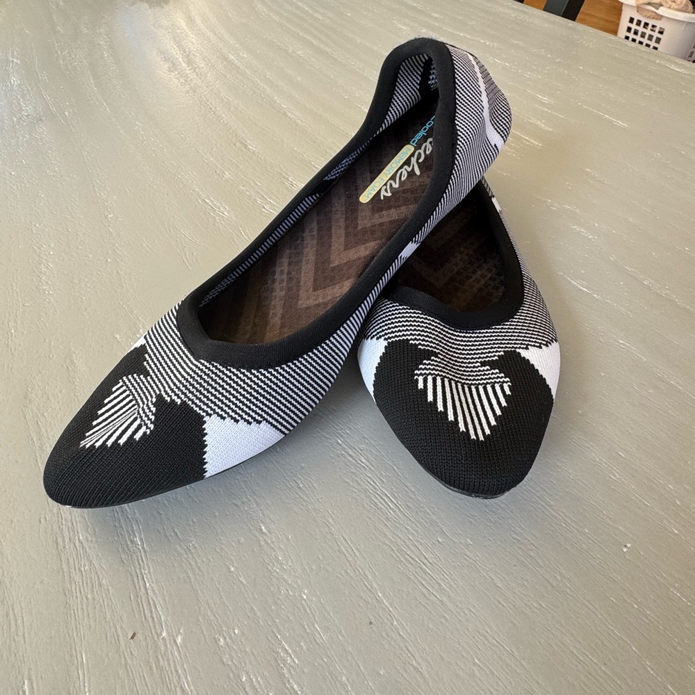 Skechers Black and White Patterned Flats
